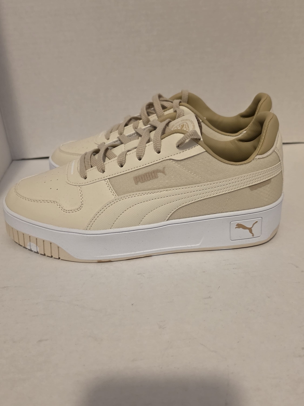New Size 10 PUMA Women's Clean & Casual Sneakers in Beige and White